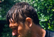 « Briller dans le soleil », le nouveau single d’Aurel