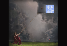 « Click clack symphony », le nouveau single de RAYE feat. Hans Zimmer